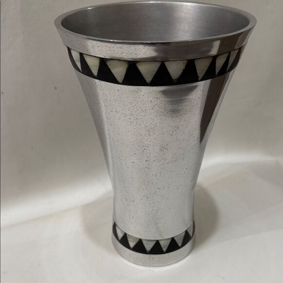 Towle Silver Smiths Vase Midnight Pearl Trumpet Made In India 9 X 6 Inches - Picture 4 of 15